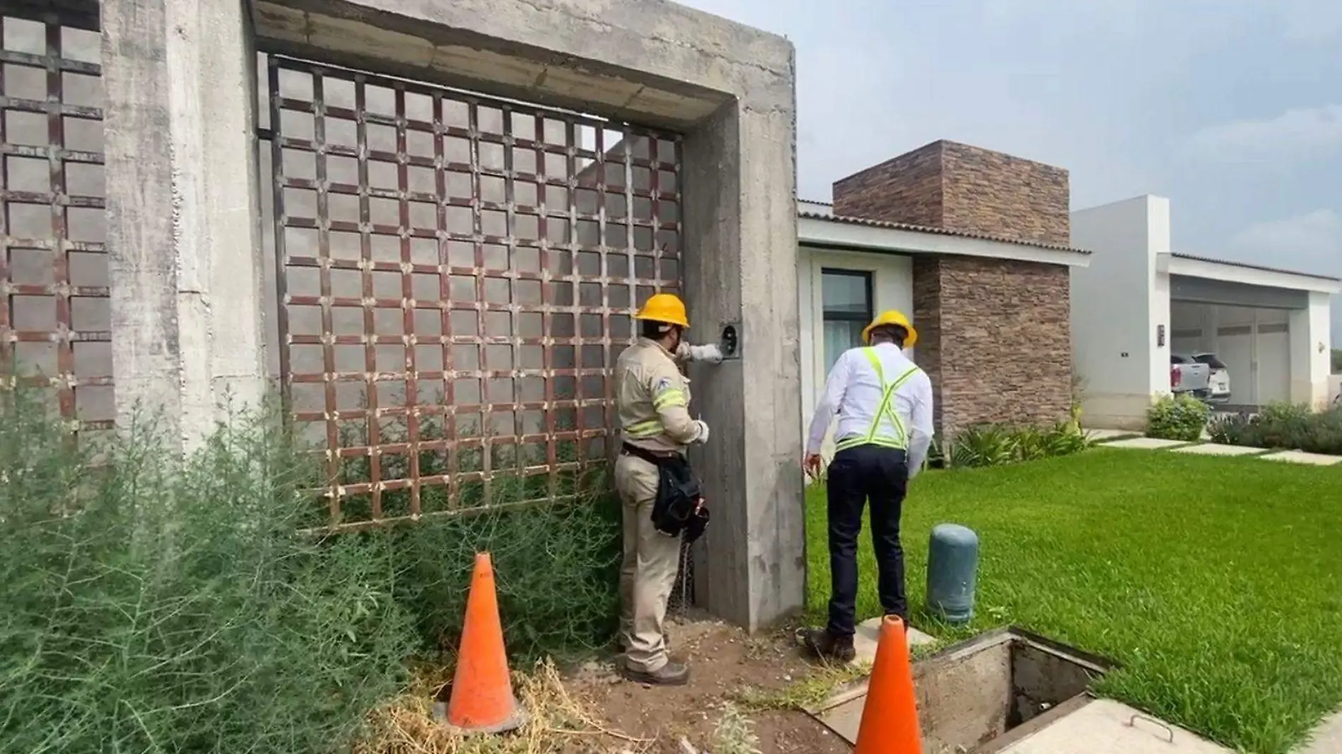 Ahora fue en el fraccionamiento residencial “Hacienda El Rosario donde se detectaron sesenta “colgados, se robaban la luz y CFE les corta el suministro 